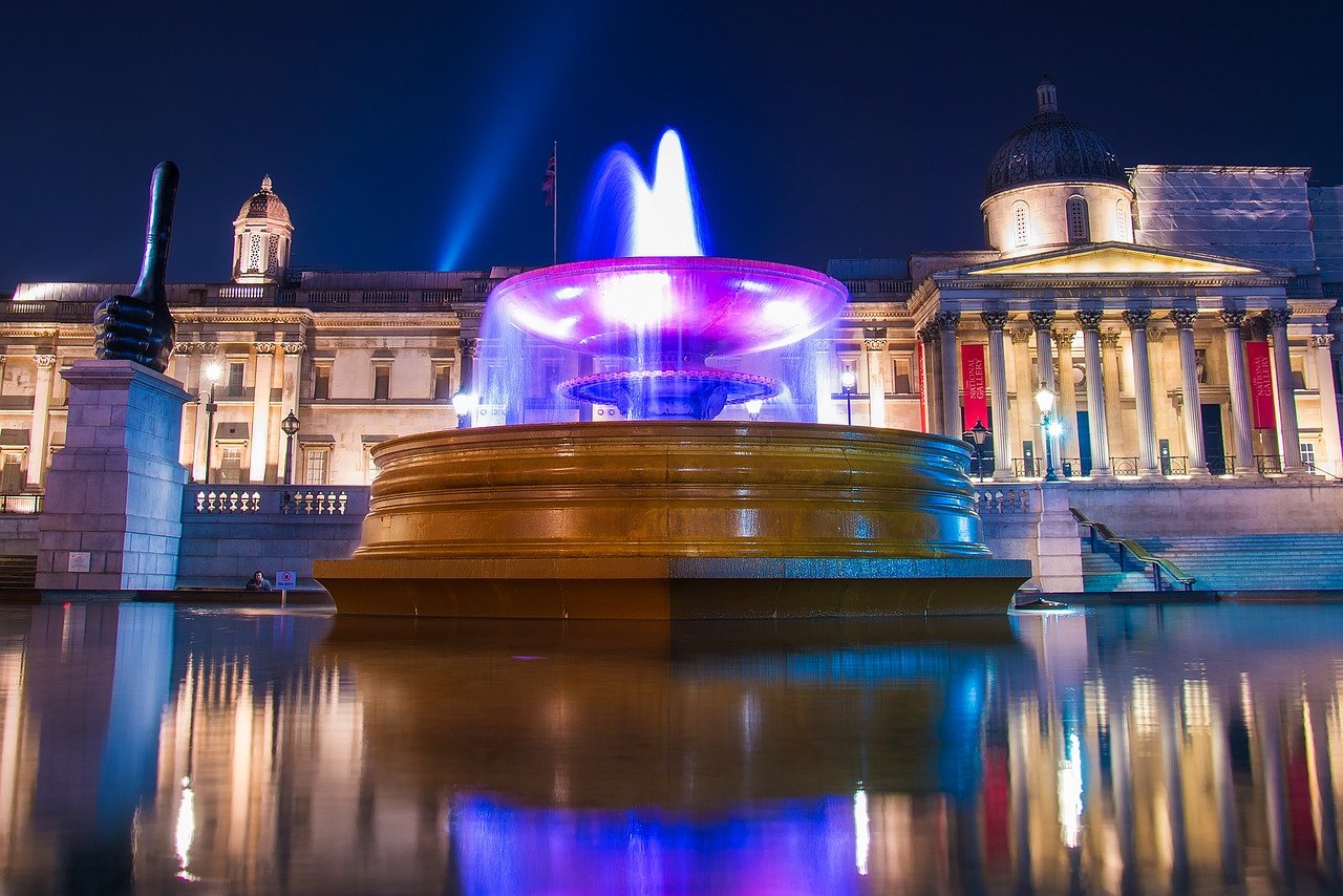 ميدان ترفلجارد الطرف الاغر Trafalgar square