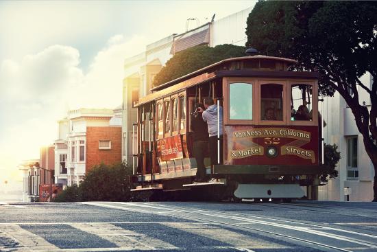 1474874323-1040-let-the-cable-car-a-national دليل السياحة في سان فرانسيسكو , كل ماتحتاج له لزيارة المدينة الفيتكورية في امريكا