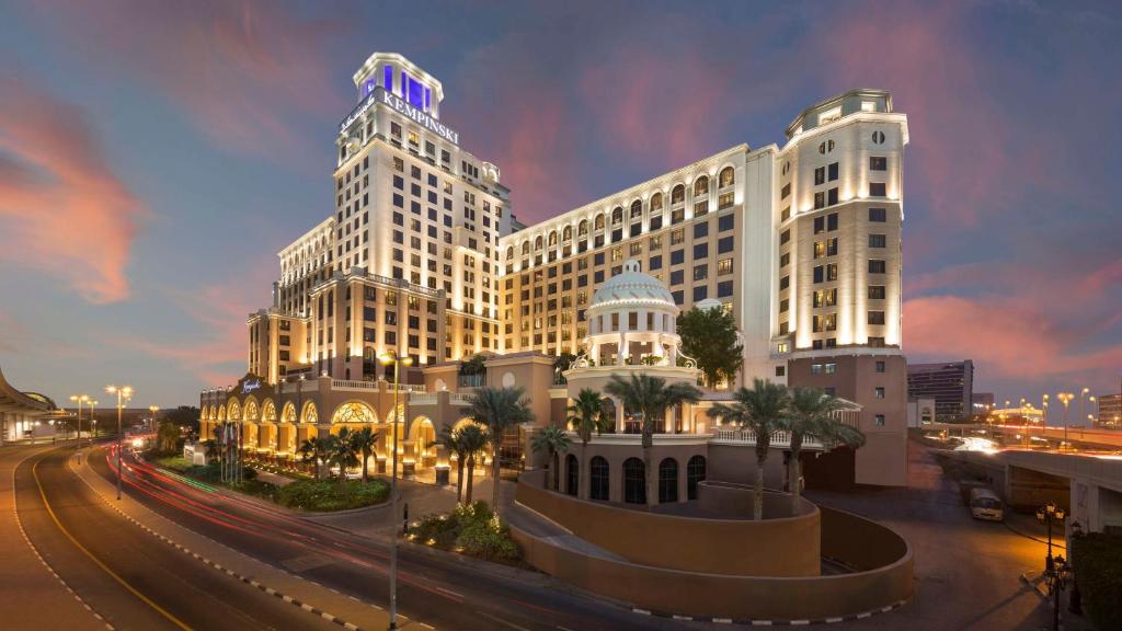 دبي بالتفصيل من الألف الى الياء , فنادق و مطاعم و اماكن الترفيه