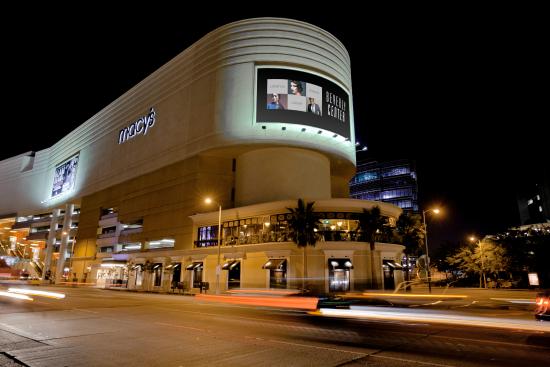1518099925-1833-beverly-center-exterior التسوق في لوس انجلوس بالصور و الاحداثيات و معلومات مهمة