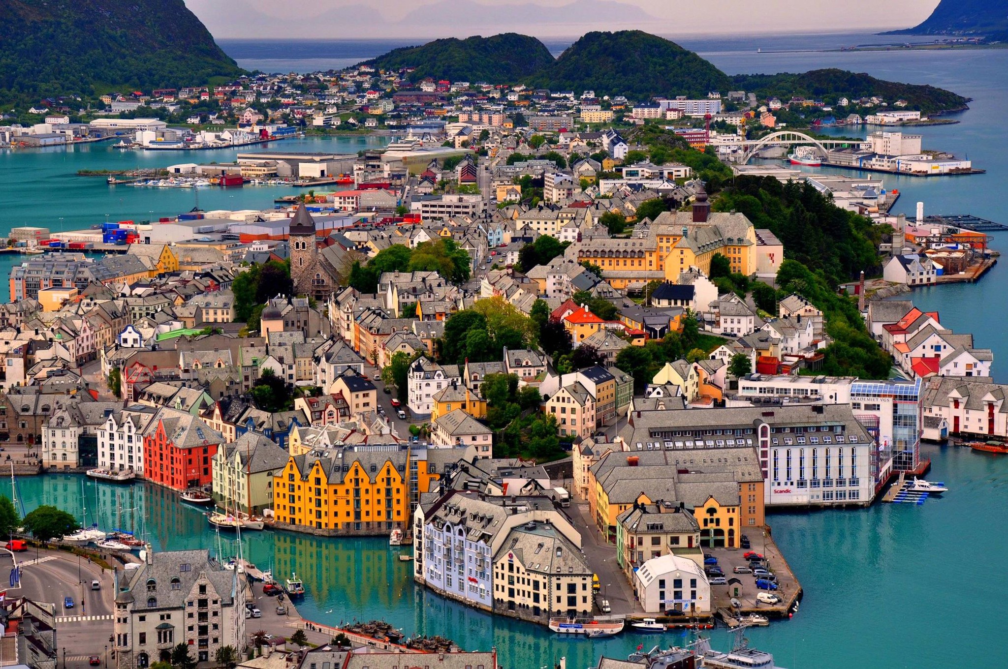 1519766491-9018-esund-norway-1080P-wallpaper اسهل و اسرع مسار سياحي لزيارة النرويج و بدون سيارة يبدأ من بلدة اليسوند !!