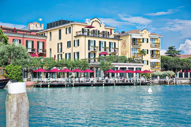 sirmione-hotel دليل السكن في ايطاليا , شقق و فنادق في ميلان , سيرموني , جاردا , روما , امالفي