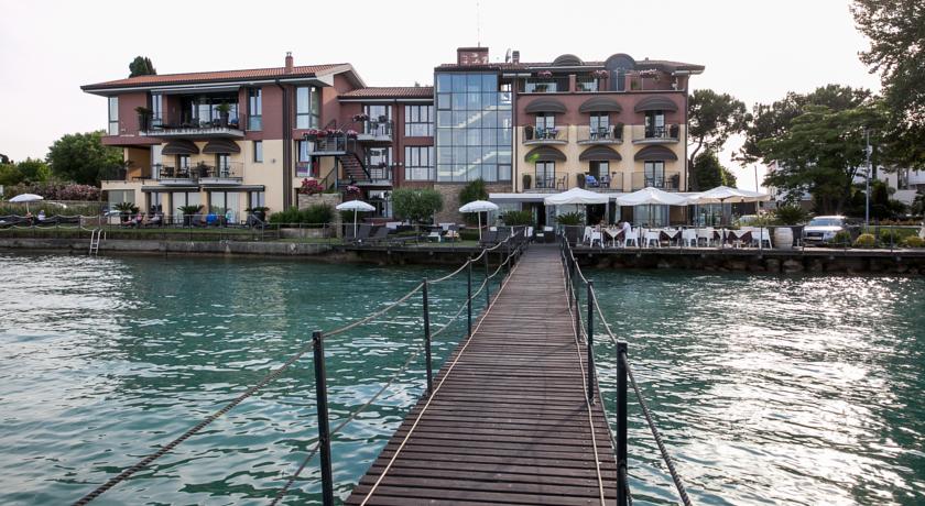 sirmione دليل السكن في ايطاليا , شقق و فنادق في ميلان , سيرموني , جاردا , روما , امالفي