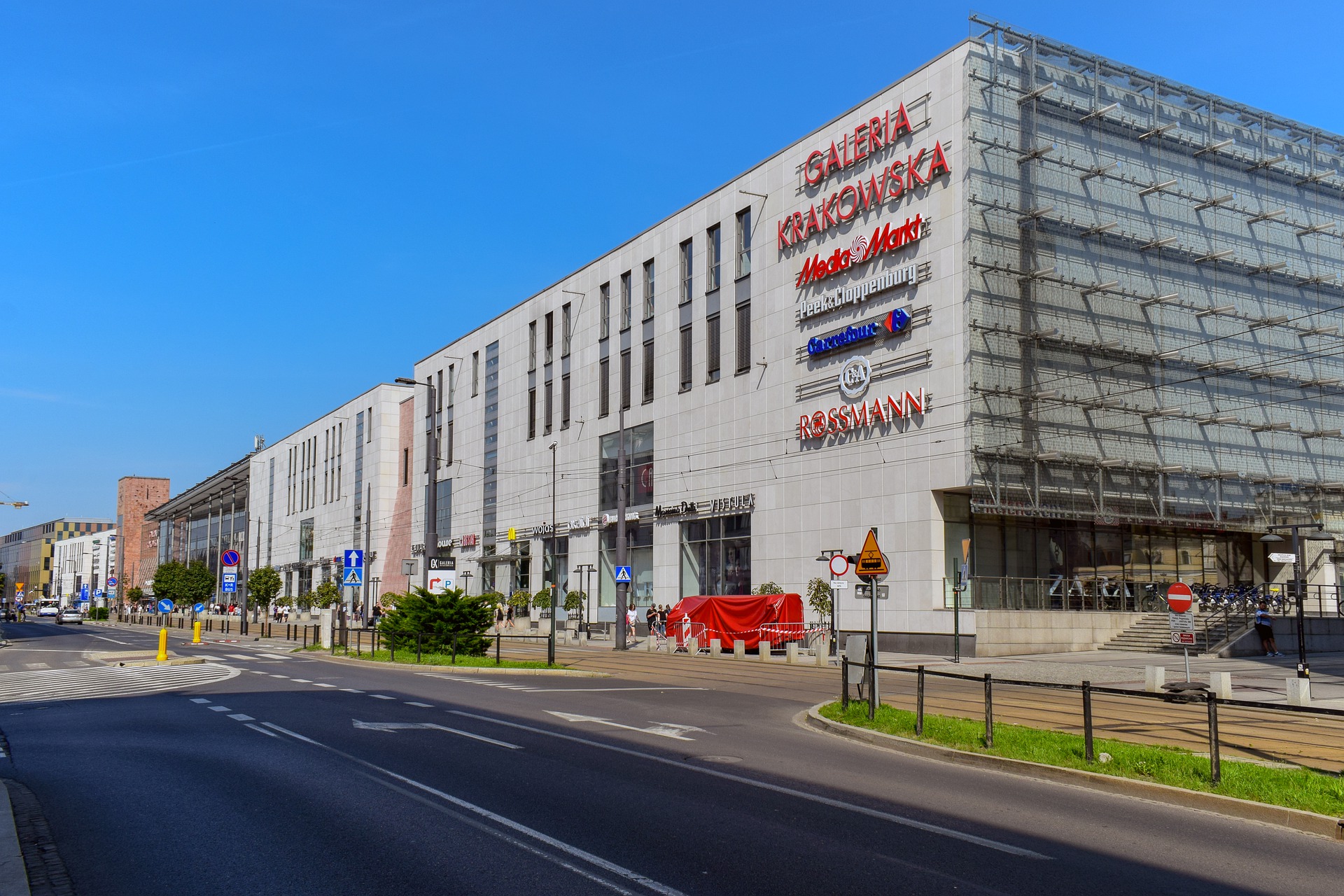 التسوق في كراكوف – دليلك الكامل لأفضل أسواق المدينة