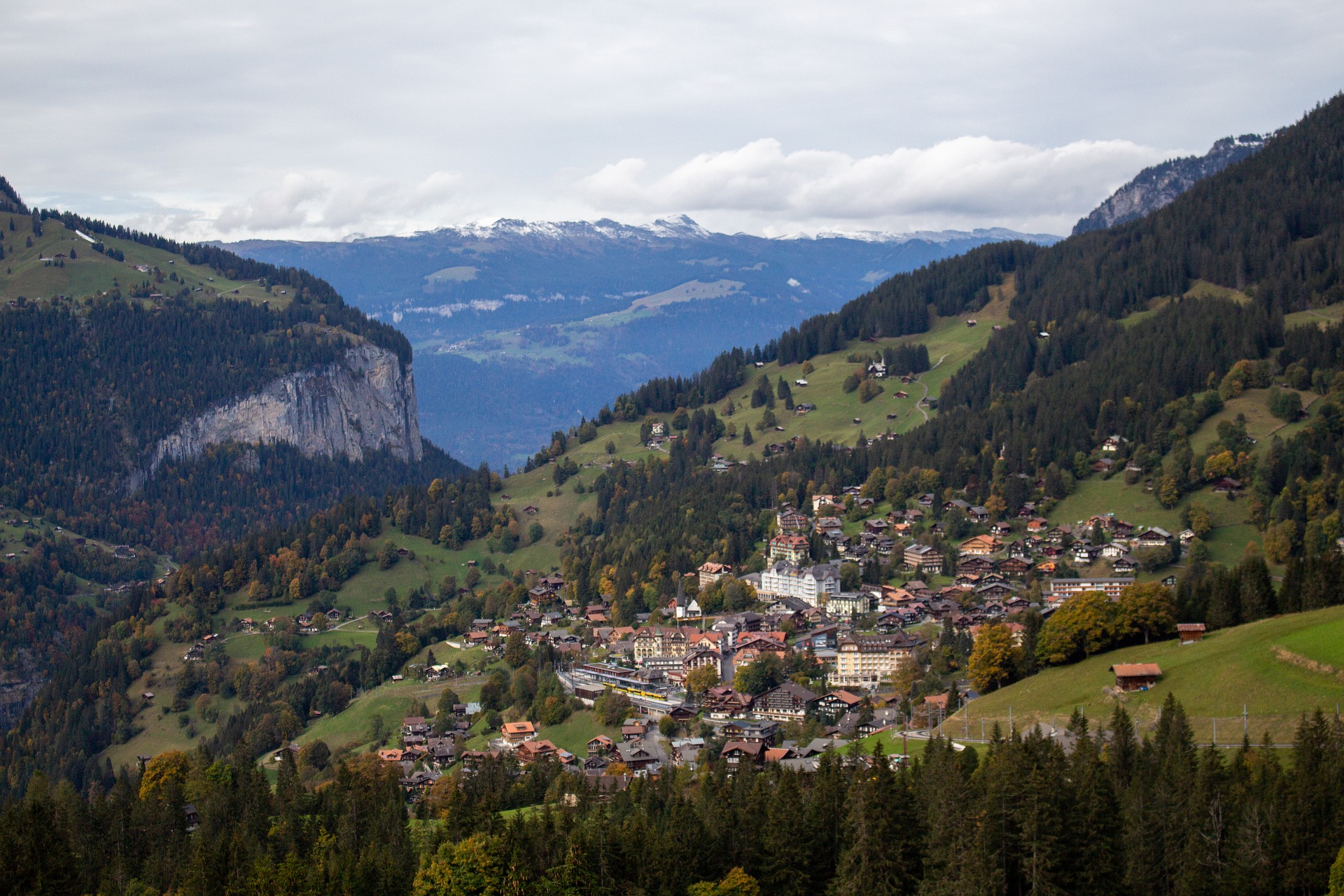 وينجن القرية السويسرية الخالية من السيارات