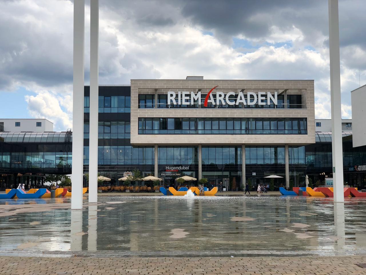 مول ريم أركادن في ميونخ من افضل المولات للتسوق و يمكن السكن به لمن يريد القرب من المطار