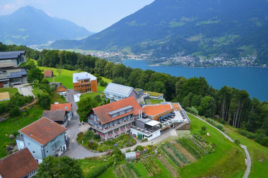 خلاصة ولُب الجمال في أجمل مسارات سويسرا