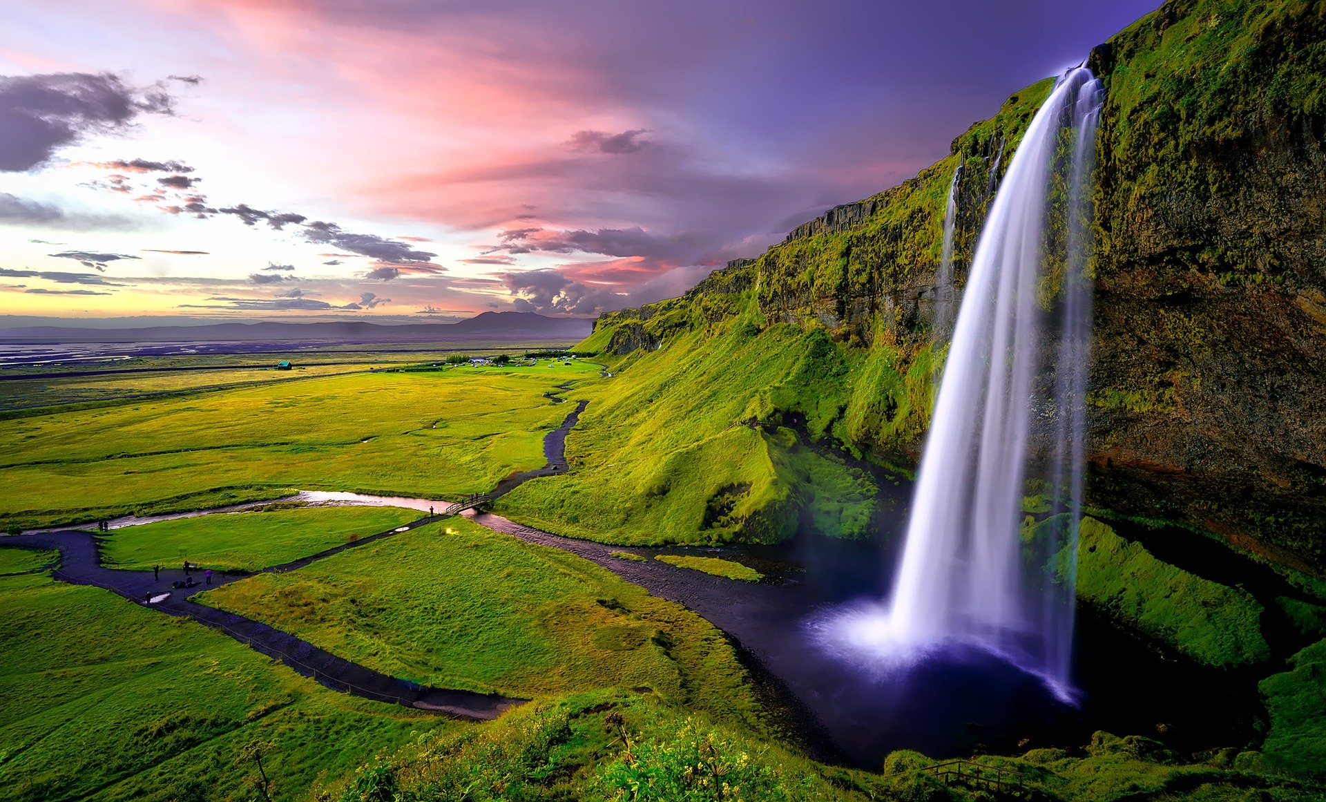 ايسلندا .. بلد الشلالات والانهار