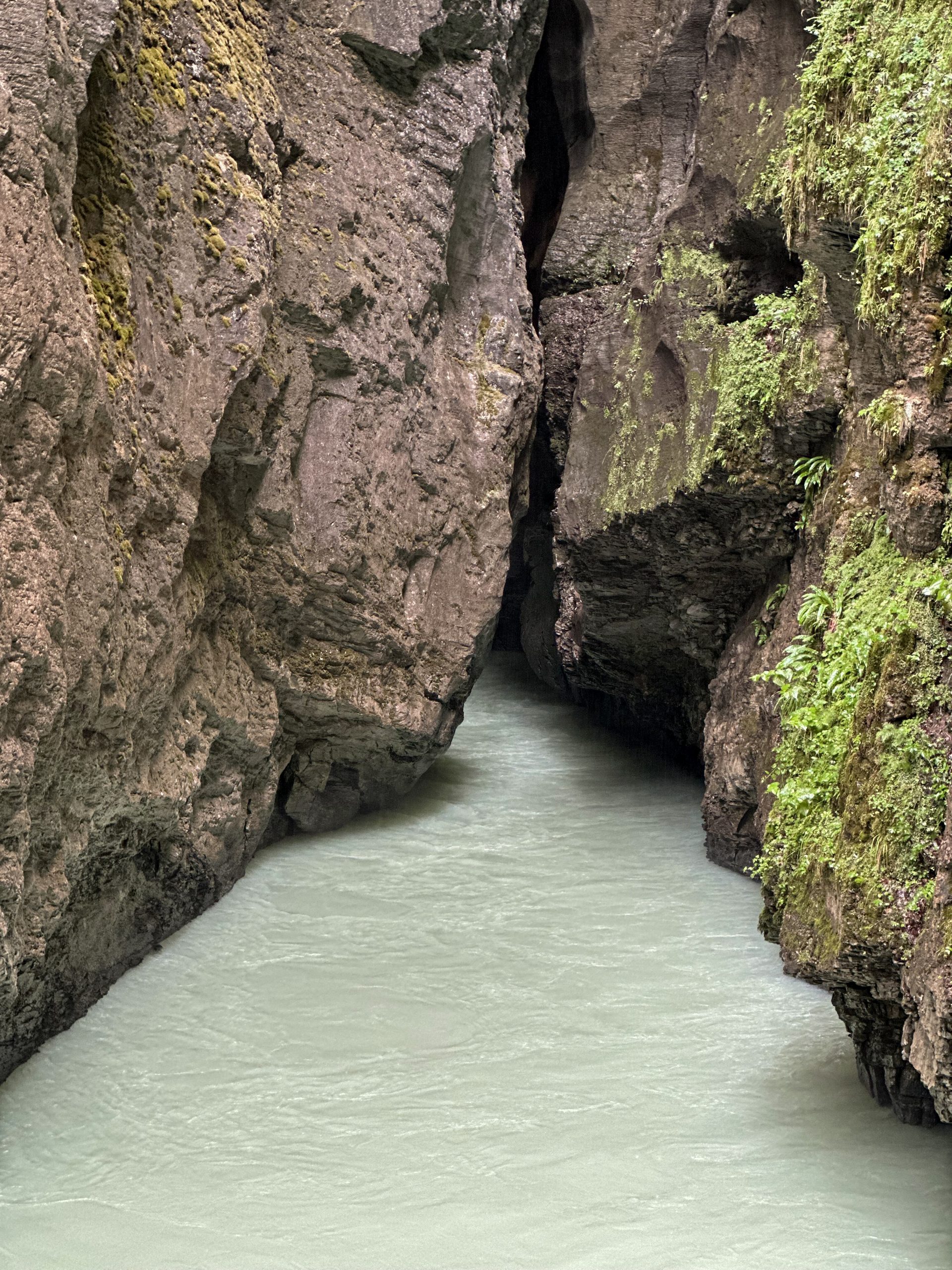 خوانق نهر الآر، القريبة من إنترلاكن، سويسرا