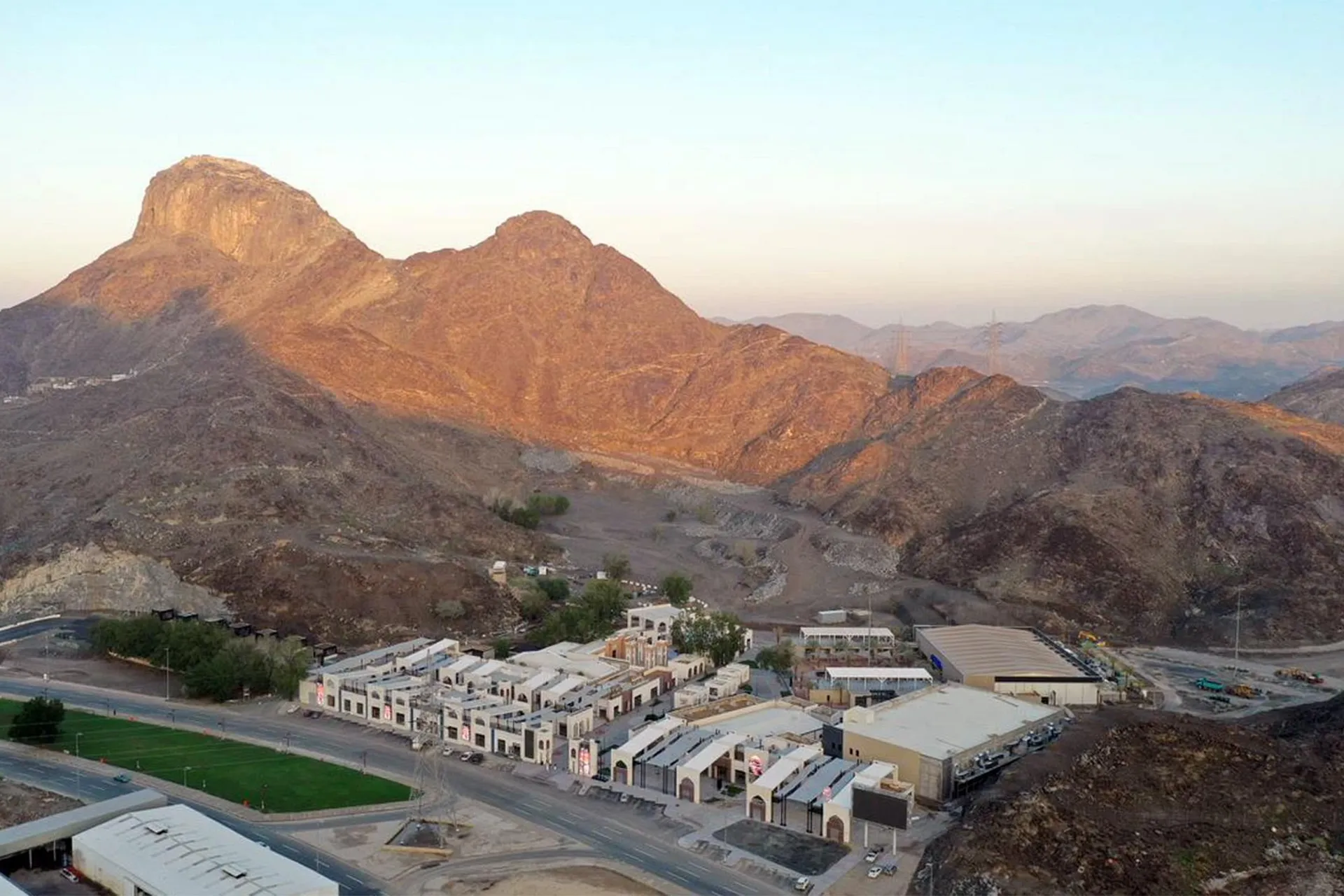 أفضل وأرقى فنادق مكة المكرمة الجديدة – دليل شامل للإقامة والمعالم