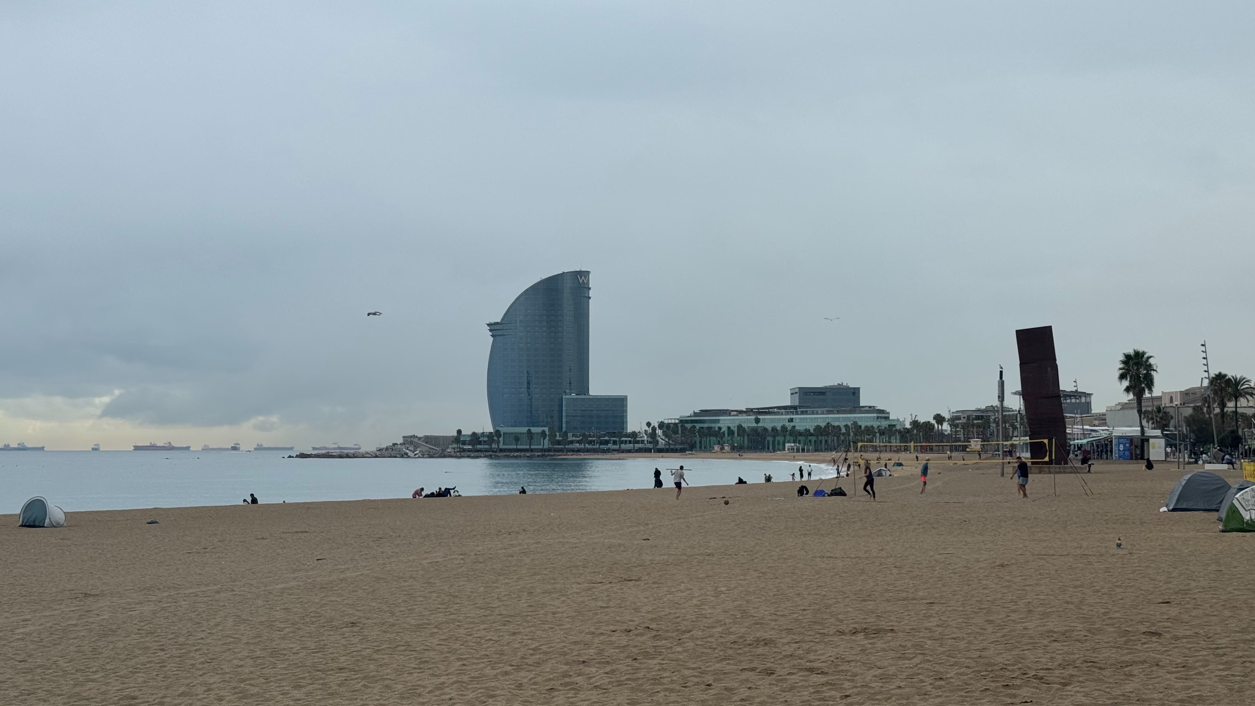 شاطئ برشلونة