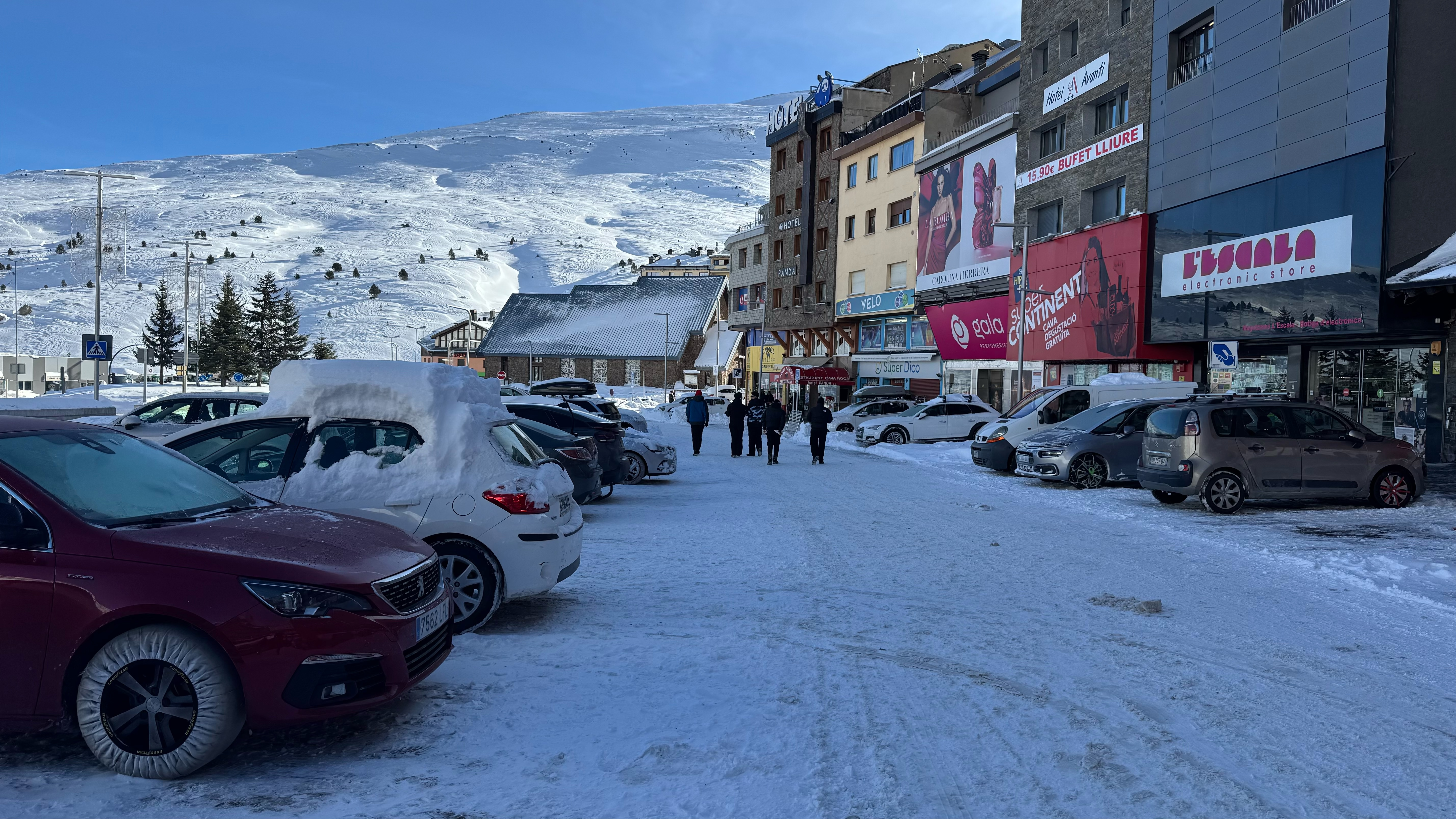 بلدة باس ديلا كاسا على الحدود الفرنسية