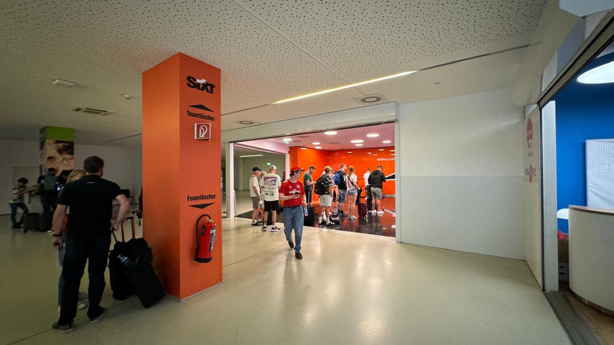 ممر Sixt داخل مبنى P4 في مطار فيينا